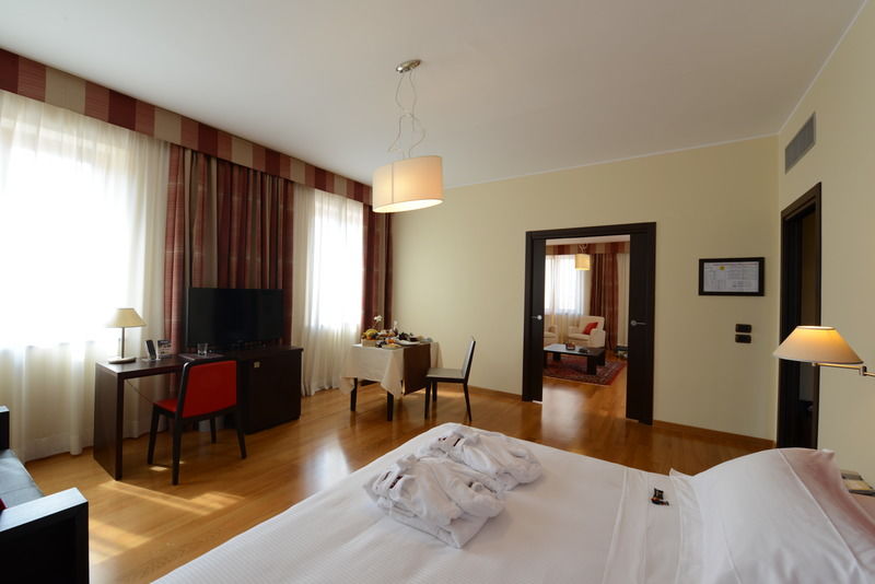 Hotel Guglielmo كاتانزارو المظهر الخارجي الصورة